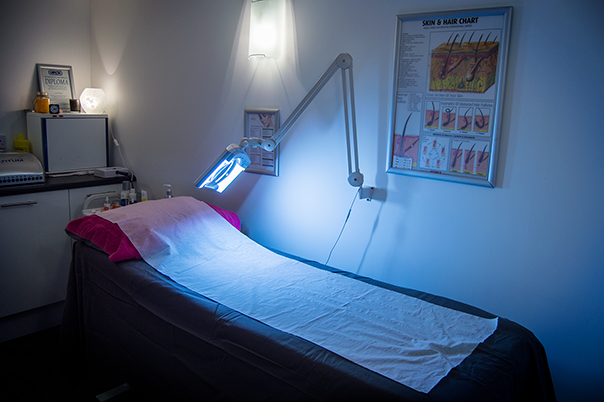 Clinic Bed Lit